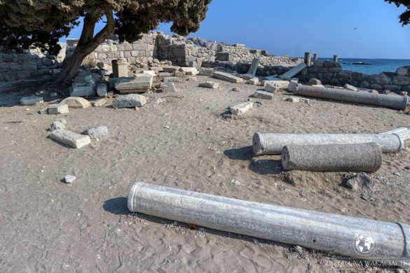 Agios Stefanos - plaża, kościół oraz ruiny bazyliki 44