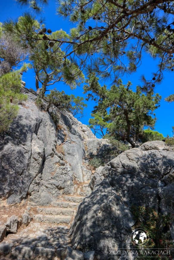 Zamek Monolithos 28
