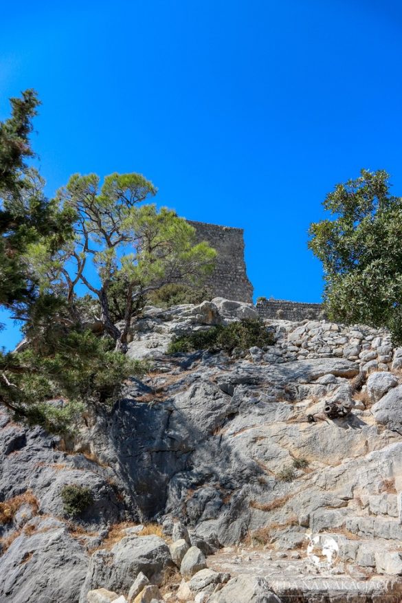 Zamek Monolithos 54