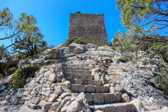 Zamek Monolithos 29