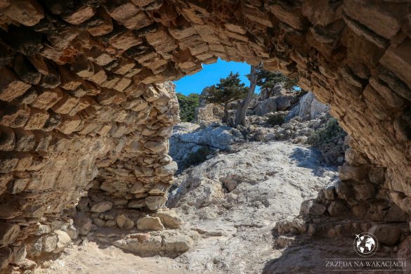 Zamek Monolithos 45