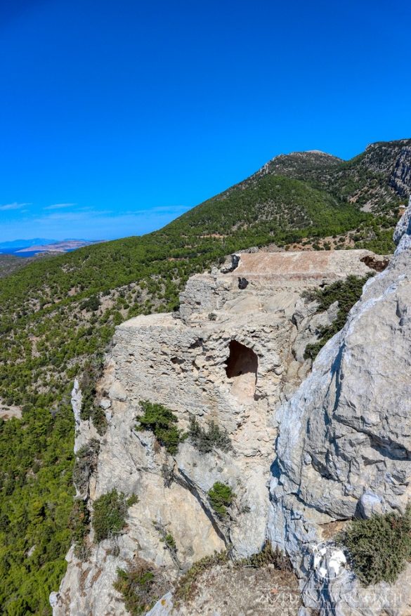 Zamek Monolithos 44