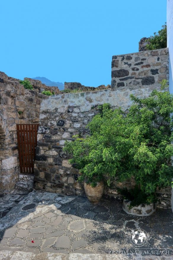 Klasztor Panagia Spiliani i plaża Chochlaki 26